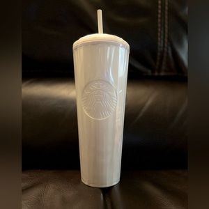 White pearlized Starbucks tumbler🤍